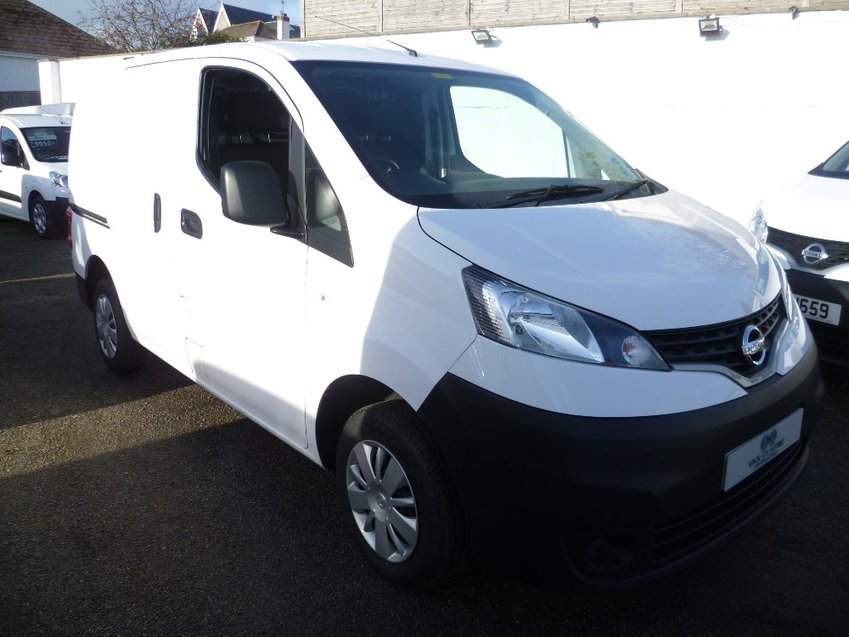 NISSAN NV200