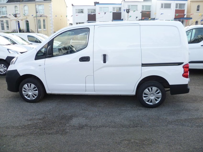 View NISSAN NV200 NV 200SE ACENTA