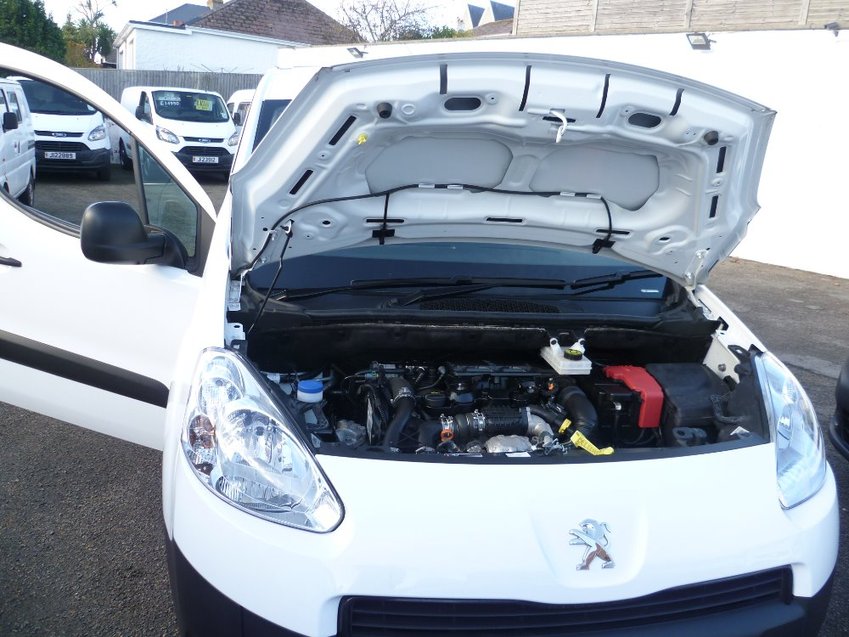 PEUGEOT PARTNER