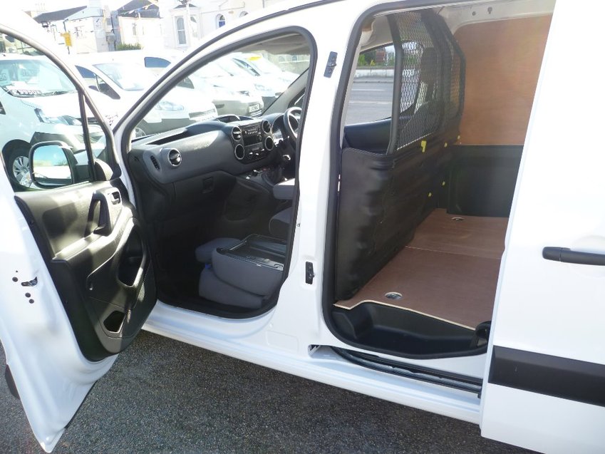 PEUGEOT PARTNER