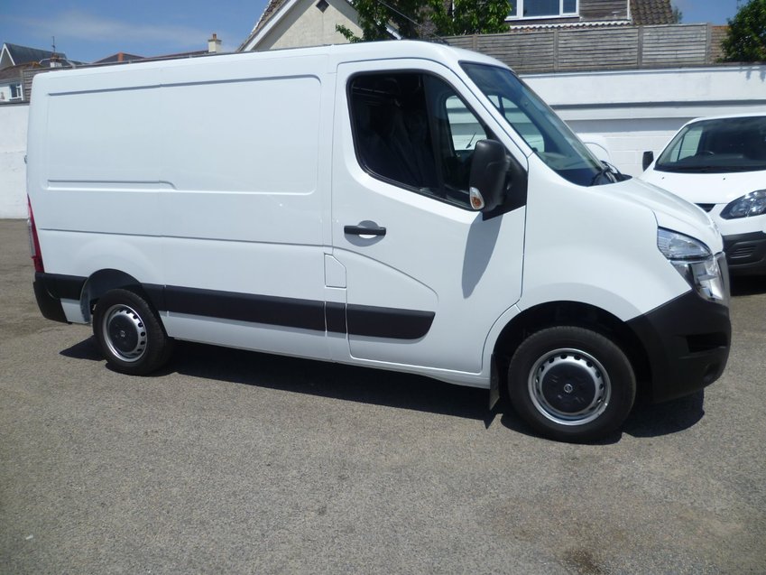 NISSAN NV400