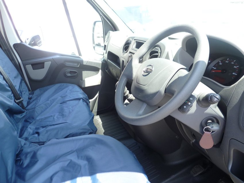 NISSAN NV400