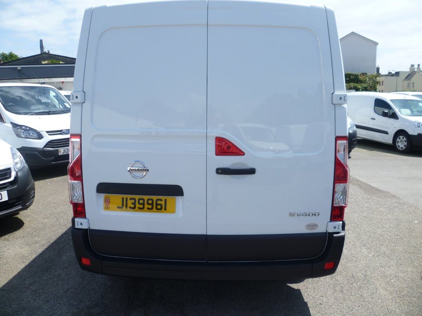 NISSAN NV400