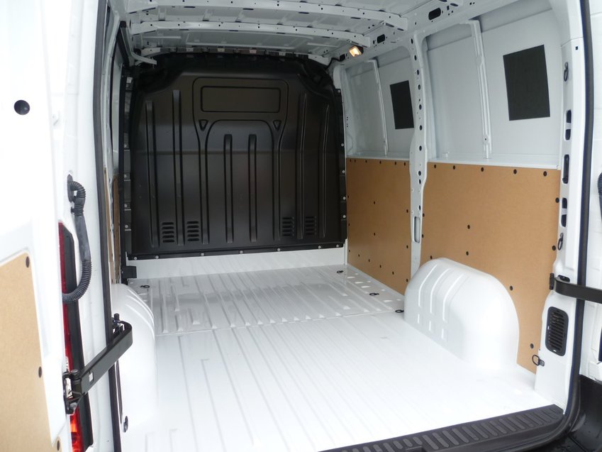 NISSAN NV400