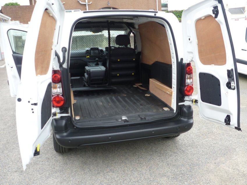 PEUGEOT PARTNER