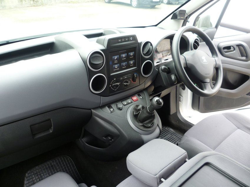 PEUGEOT PARTNER