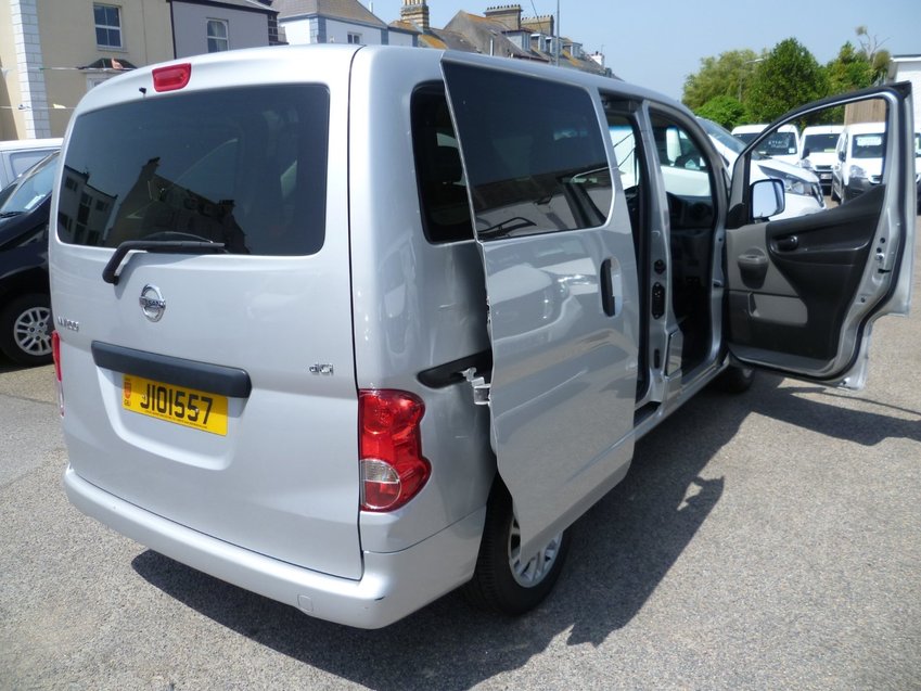 View NISSAN NV200 5-7 SEATER COMBI