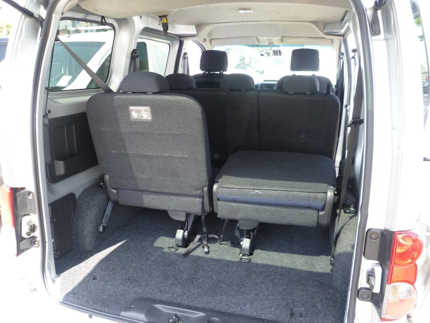 NISSAN NV200