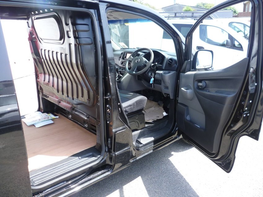 View NISSAN NV200 Tekna